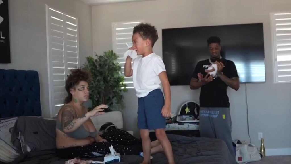 Blueface allegedly leaves his son crying with a bloody nose (Image via Kick/@bluesclues124)