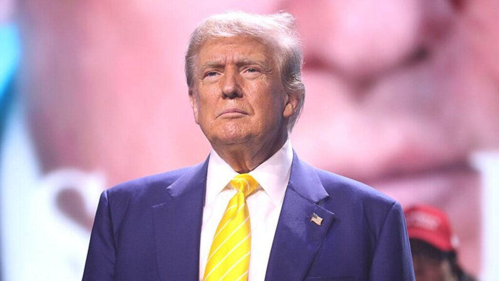 Donald Trump claims to CNN, MS NOW and Politico from White House access (Image via commons.wikimedia.org/)