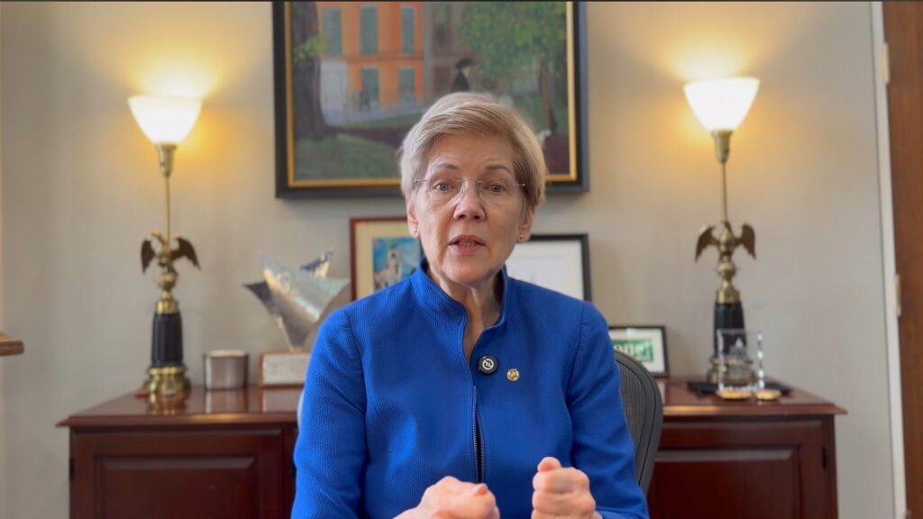 The senator believes those in power have no business in dealing with individual stocks (Image via YouTube/Senator Elizabeth Warren)